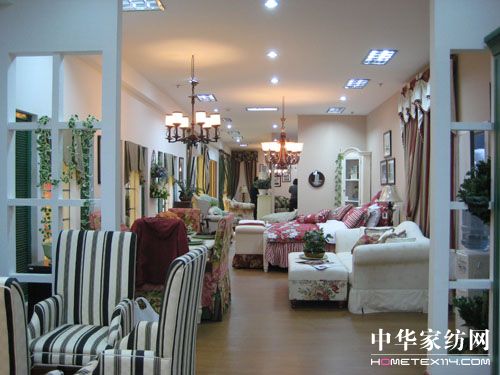 依曼琪昆山紅星美凱龍店盛大開業